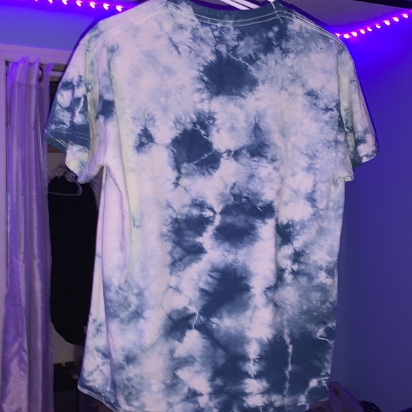 blue and white zumiez shirt - Picture 2 of 2